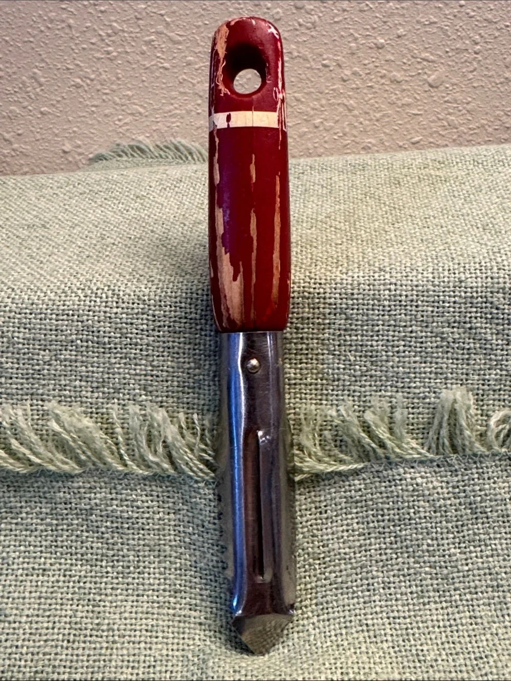 Red Handled Combination Peeler - Classic Vintage Kitchen Tool